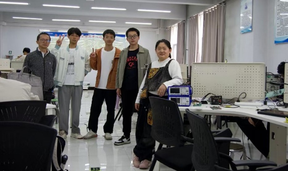 dd8920103ee845ca92eefb25b1ee4ca2.jpg
